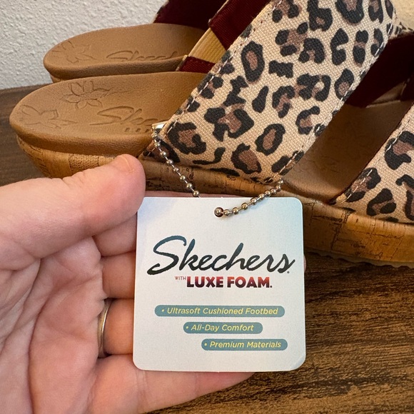 Skechers Beverlee Wedge Slide Sandals - Picture 7 of 7